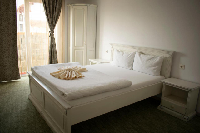 Descoperă Magia Maramureșului într-o Minivacanță de 1 Decembrie cu Z Tour la Pensiunea Miraj din Sărasău!