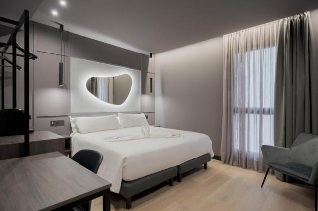 ULTRA LAST MINUTE INSULELE CANARE 4**** LIVVO LA ESCARLATA ZBOR DIRECT DIN OTOPENI CU TAXE INCLUSE