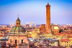 City break de 1 Decembrie in Bologna la doar 230 euro,avion din Bucuresti! Hotel Living Place 4*