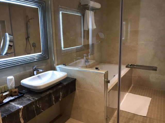 ULTIMELE LOCURI BAHRAIN, AVION DIN BUCURESTI, LA HOTEL SOLYMAR 5*, LA TARIFUL DE 729 EURO/PERSOANA, AI!