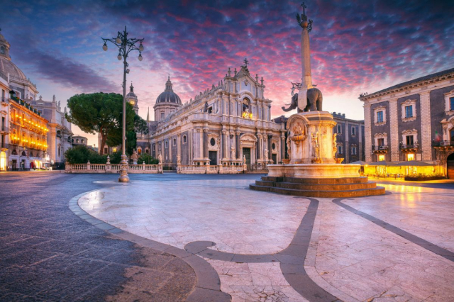 Weekend de Mos Nicolae in Catania la doar 240 euro,avion din Bucuresti!!!Ultimele locuri