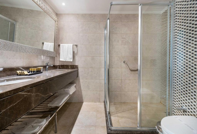 REVELION IN ANTALYA, AVION DIN BUCURESTI, LA HOTEL OZ SIDE PREMIUM 5*, LA TARIFUL DE 699 EURO/PERSOANA, ALL INCLUSIVE!