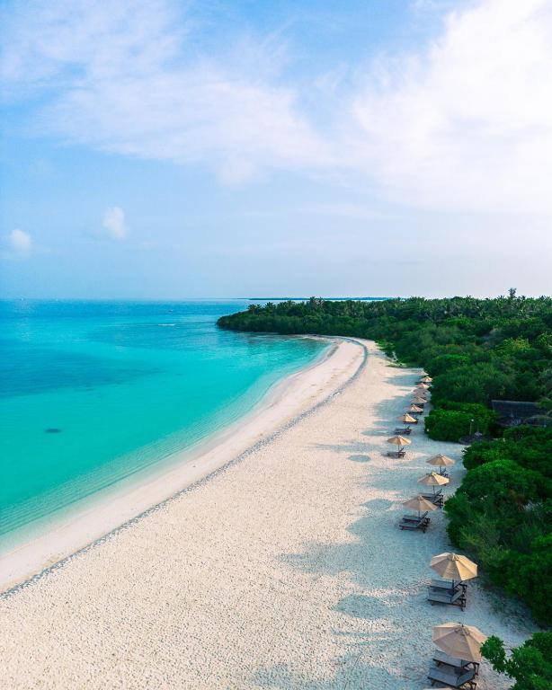 Revelion MALDIVE - 7 nopti cazare 4* cu mic dejun + cina festiva + bilet avion Bucuresti + taxe aeroport + transferuri