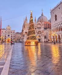 Weekend de Mos Nicolae la Targul de Craciun din Venetia la 290euro,avion din Cluj !Ultimele 4 locuri