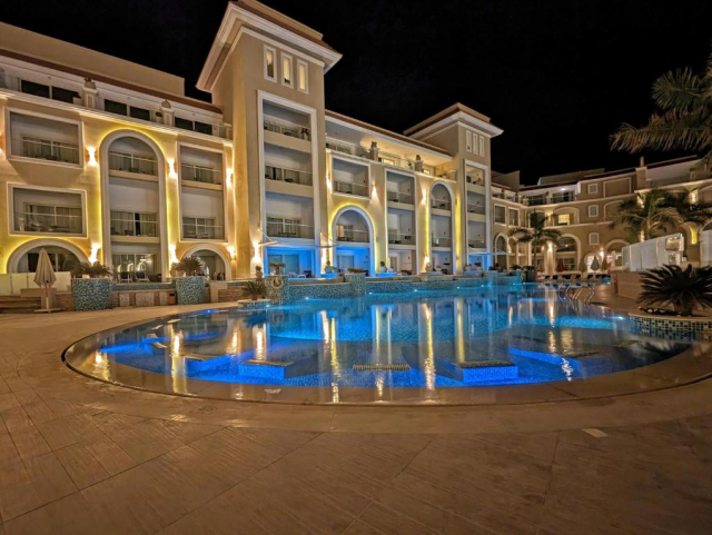 Sejur in Hurghada: 850 euro cazare 7 nopti cu Ultra All inclusive+ transport avion+ toate taxele