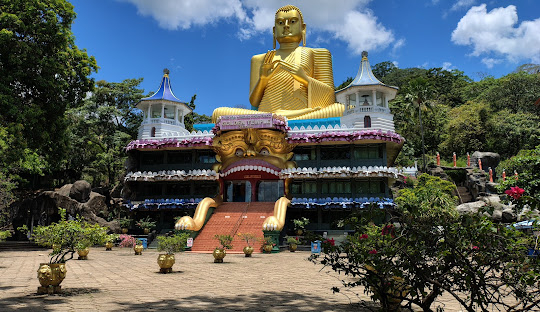 ULTIMELE LOCURI SRI LANKA, AVION DIN BUCURESTI, LA HOTEL DE 4*, LA TARIFUL DE 1465 EURO/PERSOANA, MIC DEJUN!