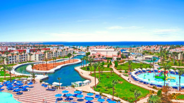 ULTIMELE LOCURI HURGHADA, AVION DIN BUCURESTI, LA HOTEL PICKALBATROS DANA BEACH 5*, LA TARIFUL DE 765 EURO/PERSOANA, UAI!