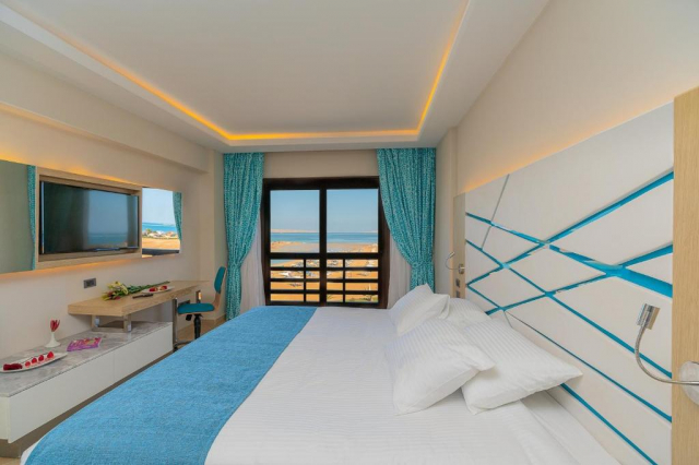 ULTIMELE LOCURI HURGHADA, AVION DIN BUCURESTI, LA HOTEL GRAVITY AQUA PARK 5*, LA TARIFUL DE 645 EURO/PERSOANA, AI!