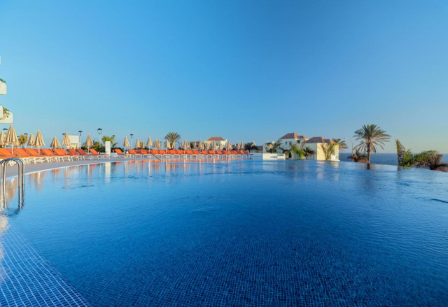 ULTRA LAST MINUTE TENERIFE 7 NOPTI CU DEMIPENSIUNE 5***** H10 ATLANTIC ZBOR DIRECT DIN OTOPENI CU TAXE INCLUSE