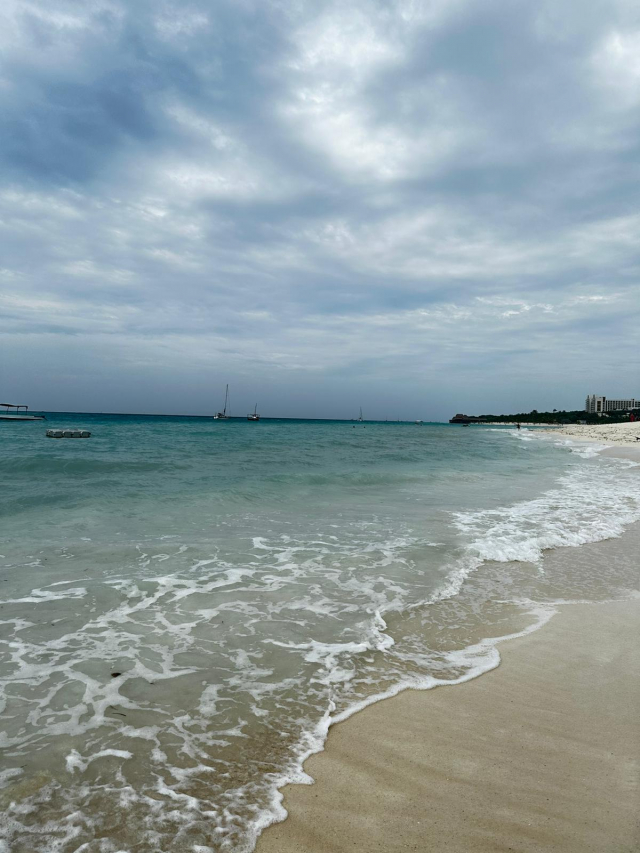 07.12 Zbor Bucuresti, Zanzibar Varadero ADULT ONLY 3* 620 euro/pers 7 nopti/mic dejun taxa aeroport +transfer incluse