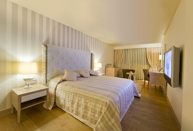 Revelion in Antalya: 700 euro cazare 5 nopti cu Ultra All inclusive+ transport avion+ toate taxele