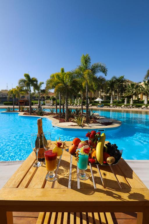 Sejur in Sharm El Sheikh: 1000 euro cazare 7 nopti cu Ultra All inclusive+ transport avion+ toate taxele