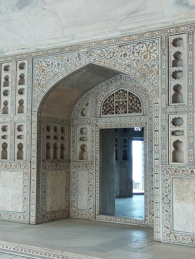 08.02 Zbor Bucuresti INDIA – Triunghiul de Aur, 8 nopti cu mic dejun, vizite conform program 1279 euro/pers