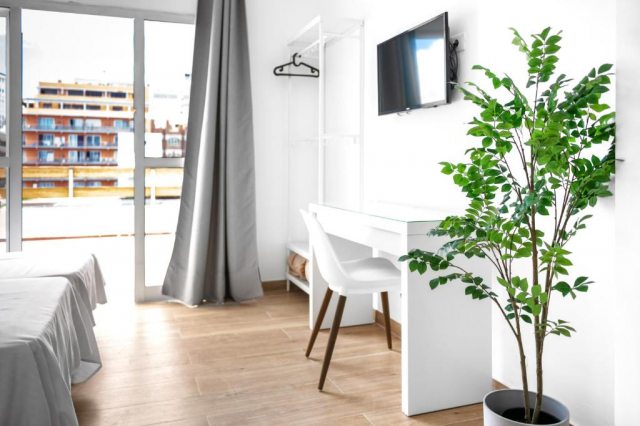 ULTRA LAST MINUTE INSULELE CANARE VALENCIA HOTEL ZBOR DIRECT DIN OTOPENI CU TAXE INCLUSE