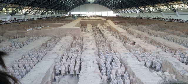 31.03 Zbor Bucuresti Circuit China Croaziera Yangtze, 10 nopti mic dejun vizite conform program 1899 euro/pers