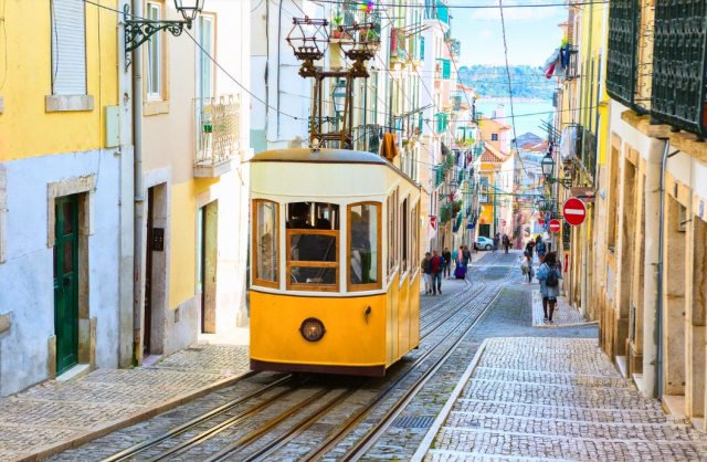 Senior Voyage Portugalia: Lisabona și comorile Sudului 740 euro/persoana plecare din Bucuresti 08.04 - Hotel Costa De Prata 