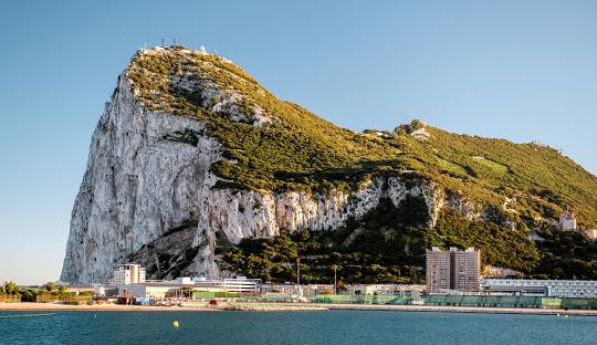 COSTA DEL SOL SI ANDALUZIA, SENIOR VOYAGE, AVION DIN BUCURESTI, LA HOTEL DE 4*, LA TARIFUL DE 728 EURO/PERS, HB!