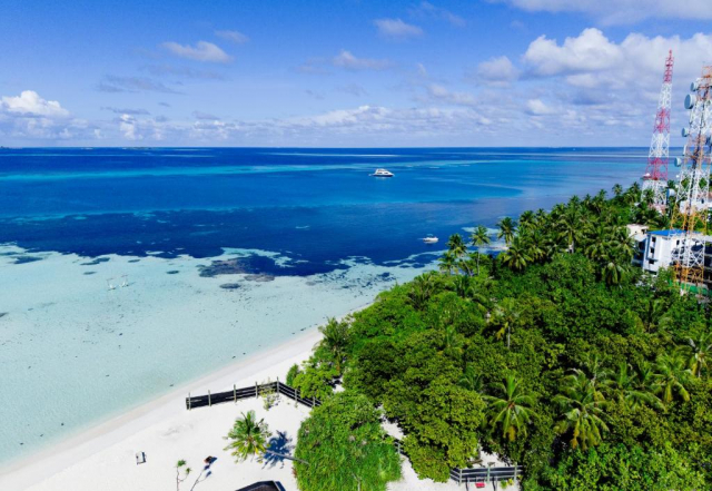 ULTRA LAST MINUTE PE PLAJA IN MALDIVE LA 5*****  DEMIPENSIUNE AQUA LUNA ZBOR DIRECT DIN OTOPENI CU TAXE INCLUSE