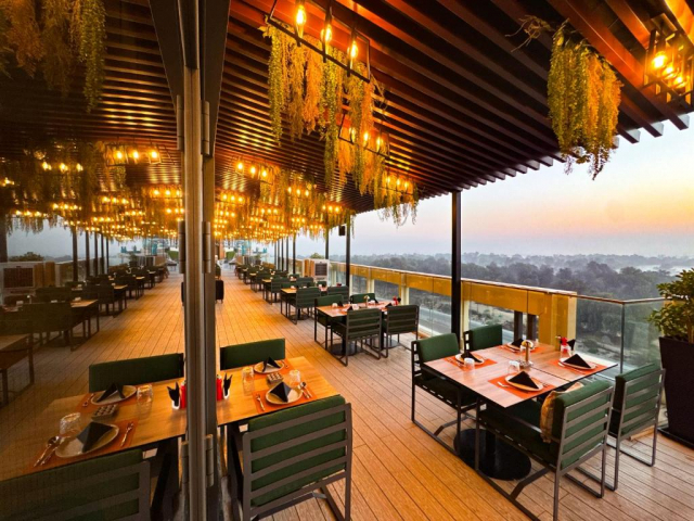 Oferta Last Minute Emiratele Arabe Unite-Dubai,sejur 7 nopti plecare din Bucuresti(CA)