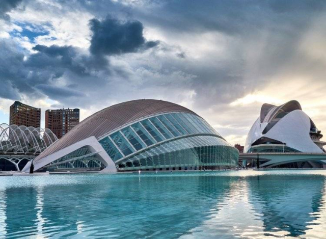 Descopera culorile Valenciei. City break de la 397 euro/pers. Zbor low cost din Bucuresti!