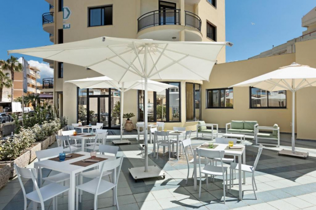 Paste in Sardinia: de la 669 euro cazare 5 nopti cu demipensiune+ transport avion+ toate taxele