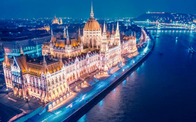 Sejur in Budapesta la doar 240 euro,avion din Tg Mures!!! Hotel Verdi Budapest Aquincum 4*