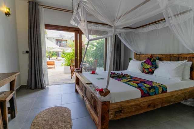 ULTIMELE LOCURI ZANZIBAR, AVION DIN BUCURESTI, LA HOTEL ALUNA PAJE 4*, LA TARIFUL DE 1899 EURO/PERSOANA, PENSIUNE COMPLETA!