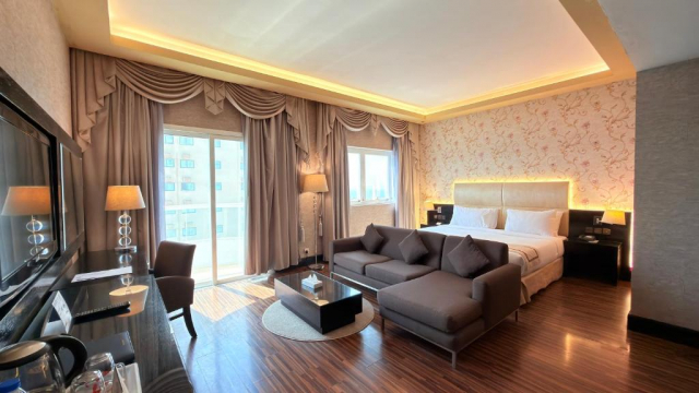 8 MARTIE IN  EMIRATE 7 NOPTI CAZARE MANGROVE HOTEL 4**** ZBOR DIN OTOPENI CU TAXE INCLUSE