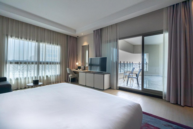 SUPER OFERTA LA DUBAI BARCELO JADAF 5***** MIC DEJUN ZBOR DIN CLUJ NAPOCA- OTOPENI CU TAXE INCLUSE