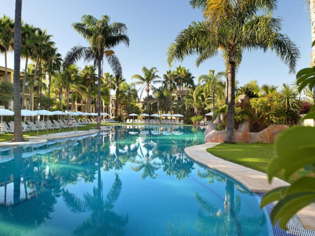 ULTIMELE LOCURI LA MALAGA 7 NOPTI CAZARE 4**** DEMIPENSIUNE BLUE BAY BANUS ZBOR DIRECT DIN OTOPENI/CLUJ NAPOCA CU TAXE INCLUSE