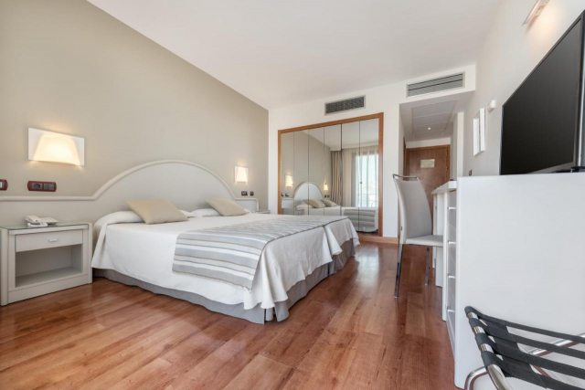 ULTIMELE LOCURI LA MALAGA 7 NOPTI CAZARE 4**** DEMIPENSIUNE GRAN HOTEL ZBOR DIRECT DIN OTOPENI/CLUJ NAPOCA CU TAXE INCLUSE