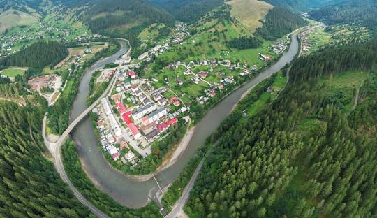 PASTE IN MOLDOVA, SENIOR VOYAGE, AUTOCAR DIN BUCURESTI, LA TARIFUL DE 415 EURO/PERSOANA, DEMIPENSIUNE!