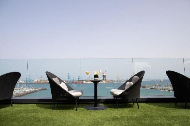 ULTRA LAST MINUTE 8 MARTIE INSULELE CANARE 4**** SILKEN  HOTEL ZBOR DIRECT DIN OTOPENI CU TAXE INCLUSE