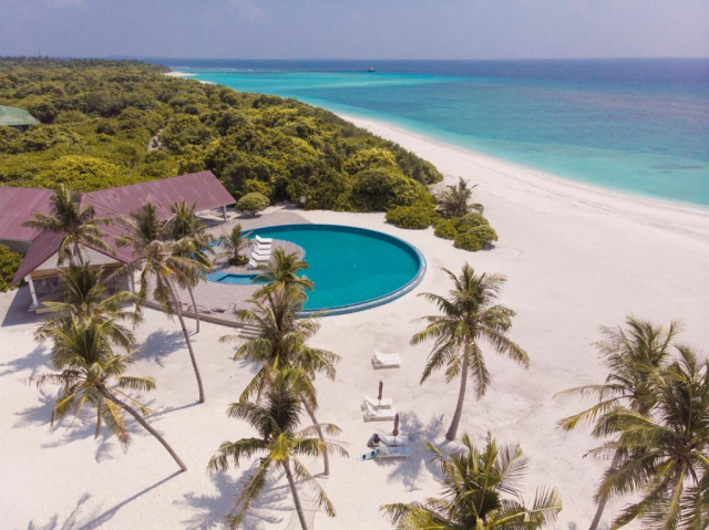 ✈️ Fugi de Paște în Maldive: când sărbătoarea devine vacanța vieții - plaje albe, ape turcoaz, relax total🌴🌊