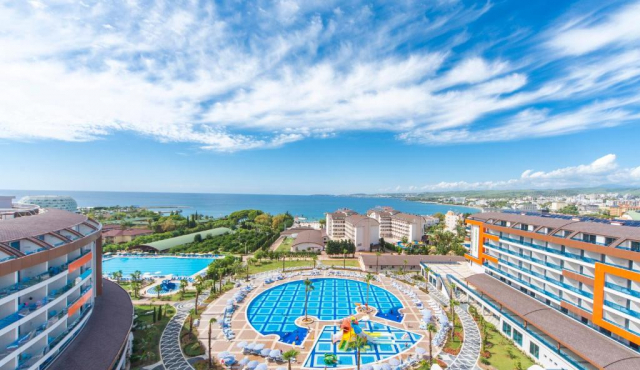 ULTIMELE LOCURI ANTALYA, AVION DIN CLUJ-NAPOCA, LA HOTEL LONICERA RESORT 5*, LA TARIFUL DE 694 EURO/PERSOANA, UAI!