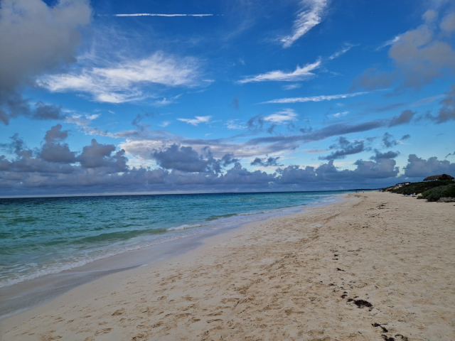 03.05 zbor Bucuresti CUBA CU SEJUR CAYO SANTA MARIA, 10 nopti demipensiune de la 1549 euro/pers vizite, taxe aeroport incluse