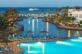 8 MARTIE IN HURGHADA HOTEL PICKALBATROS DANA BEACH 5* ALL INCLUSIVE PRET 970 EURO PLECARE IN 7 MARTIE