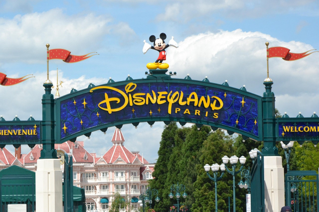 Oferta Disneyland Paris - 1 zi intrare la parc, 3 nopti, cu plecare din Cluj Napoca (CC)