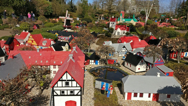 Oferta Legoland Danemarca - 1 zi intrare la parc, 4 nopti, cu plecare din Cluj Napoca (CC)