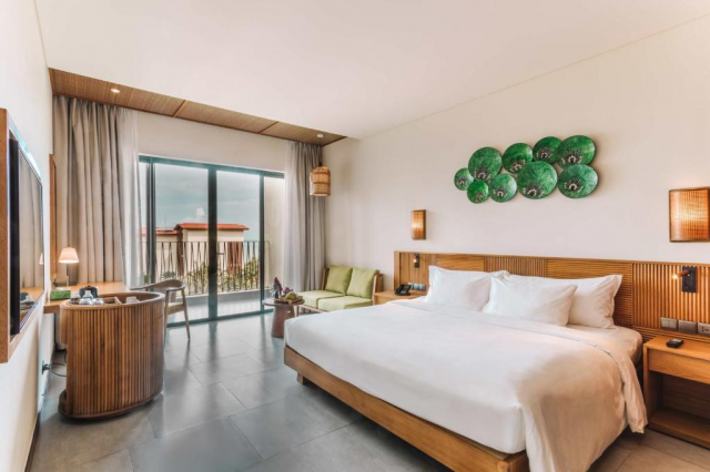 ULTIMELE LOCURI VIETNAM, AVION DIN BUCURESTI, LA HOTEL DUSIT PRINCESS MOONRISE BEACH 5*, TARIF DE 1355 EURO/PERS, MIC DEJUN!