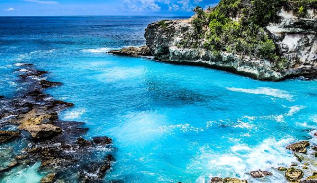 SEJUR COMBO BALI&amp;LEMBONGAN, AVION DIN BUCURESTI, LA HOTEL DE 4*, LA TARIFUL DE 1810 EURO/PERSOANA, MIC DEJUN!