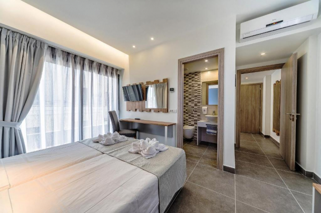 ULTIMELE LOCURI CRETA HERAKLION, AVION DIN BUCURESTI, LA HOTEL POLLIS 4*, LA TARIFUL DE 673 EURO/PERSOANA, DEMIPENSIUNE!