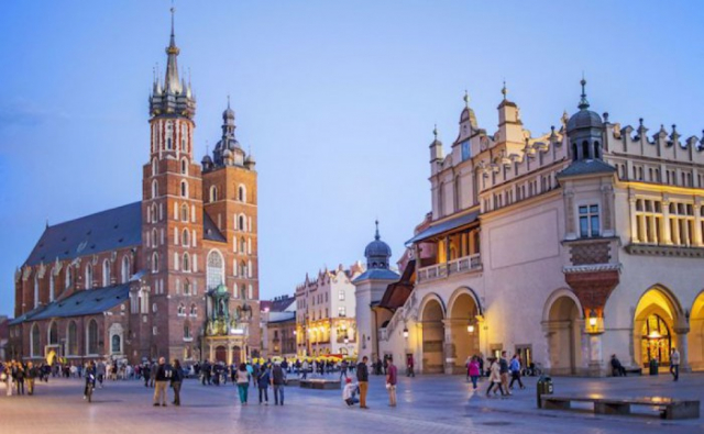 Weekend de primavara in Cracovia la doar 270 euro,avion din Bucuresti!!!Ultimele locuri