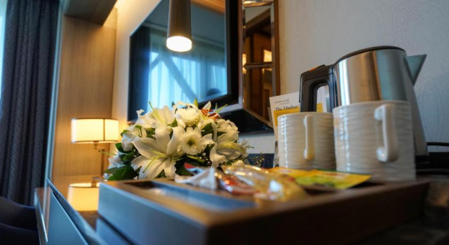 PASTE LA ISTANBUL MIC DEJUN GOLDEN TULIP 5* LA 513 EURO/PERS