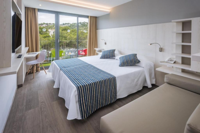  COSTA BRAVA  680   EURO/PERS PLECARE 15.05   DIN BUCURESTI - GHT Tossa Sa Riera