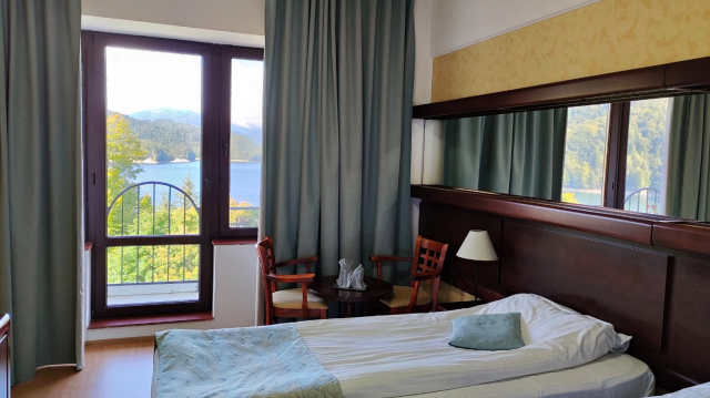 SUPER OFERTA PASTE ROMANIA-TRANSFAGARASAN, 3 NOPTI CAZARE CU DEMIPENSIUNE, TRANSPORT INDIVIDUAL