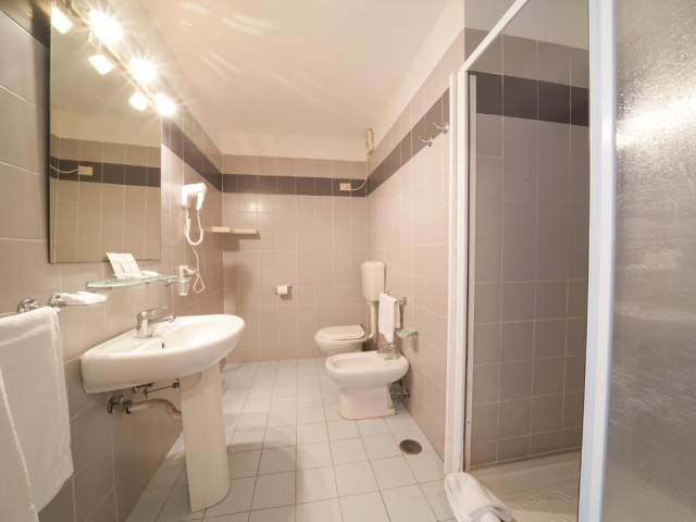 ULTRA LAST MINUTE SARDINIA LE TONARE STINTINO 4**** DEMIPENSIUNE ZBOR DIN CLUJ NAPOCA CU TAXE INCLUSE