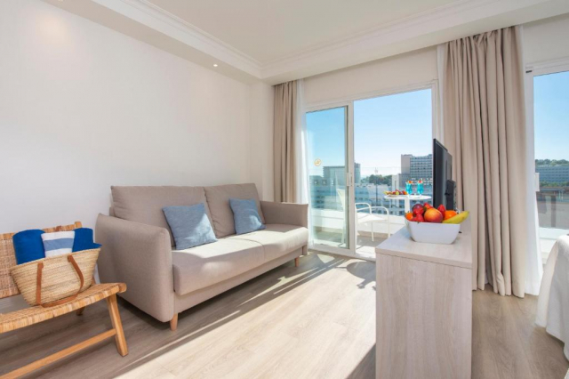 Paste in Mallorca: 525 euro cazare 7 nopti cu demipensiune transport avion+ toate taxele