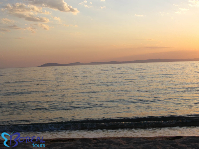 05.06 Autocar din Bucuresti, Grecia, Halkidiki, Sithonia Sarti Stefani Hotel  348 euro/pers/7 nopti, mic dejun