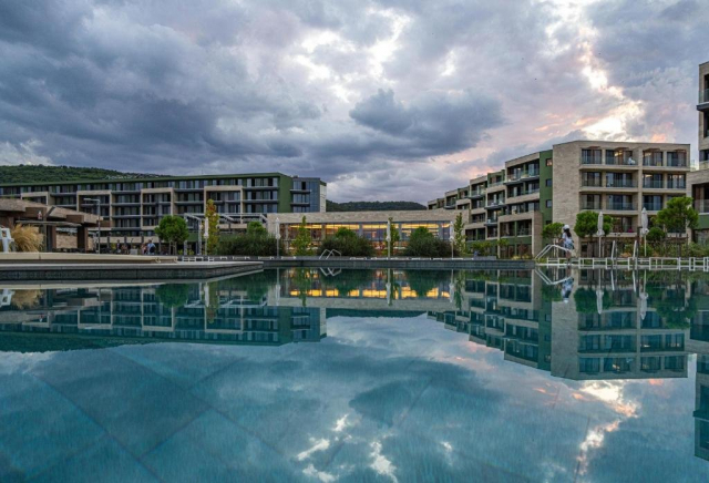 PASTE OBZOR 430  EURO/ PERS PLECARE 10.04 -  REINA DEL MAR 